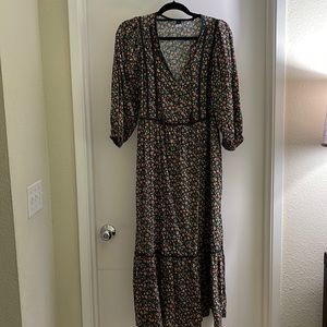 Excellent condition Old Navy Puff Sleeve floral maxi dress